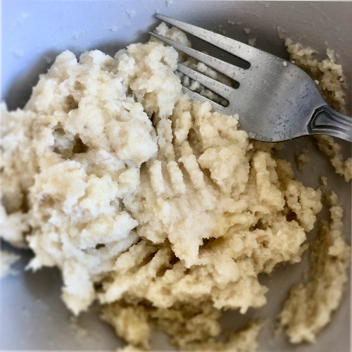Porridge Balls Rezept zerdrücken