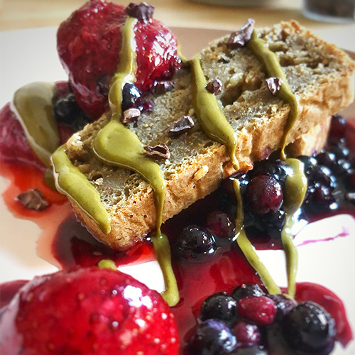 Veganes Bananenbrot Serviervorschlag